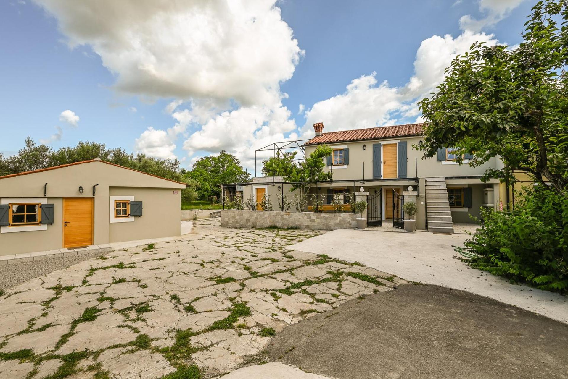 Medanni - Boutique House In Nature With Pool Izola Kültér fotó